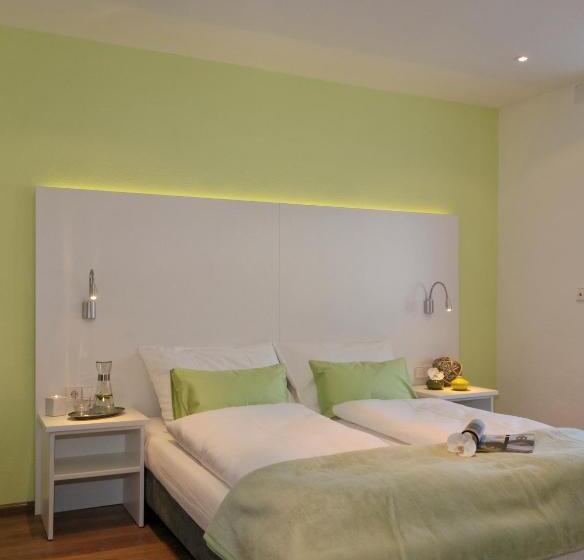 Schlotzeria Hotel I Café I Eis