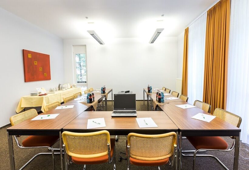 Отель Taunustagungs