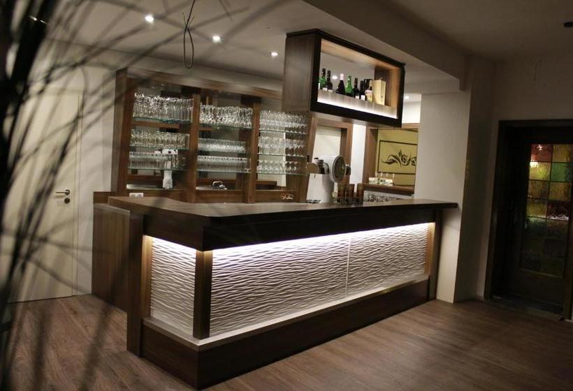 Ummen Hotel&restaurant