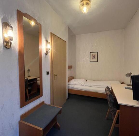 Отель Wolfsjäger