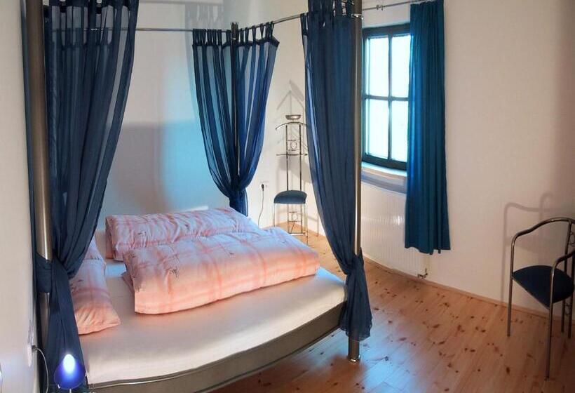 Отель Worners Schloss Weingut & Wellness