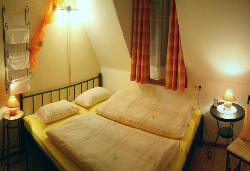 Отель Worners Schloss Weingut & Wellness