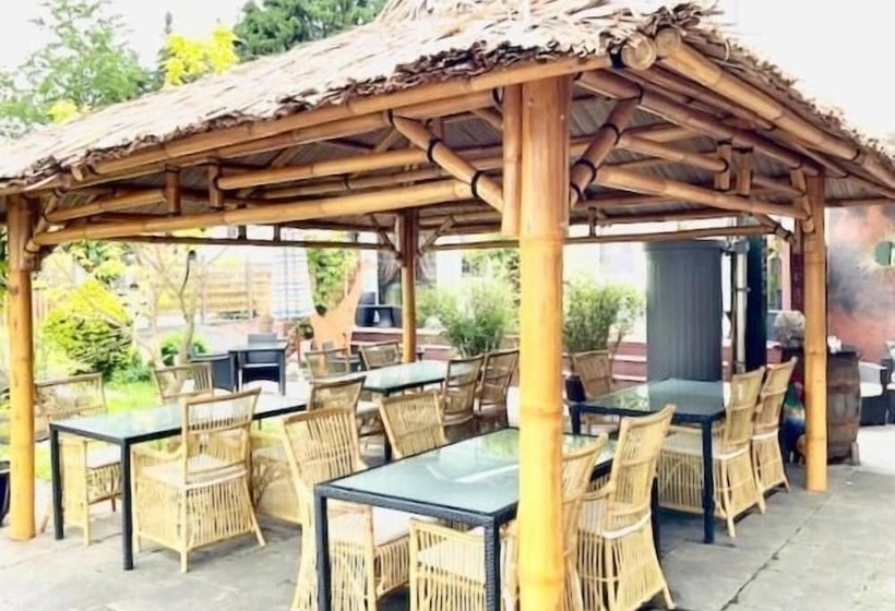 Отель Zu Jeddelohs Lodge