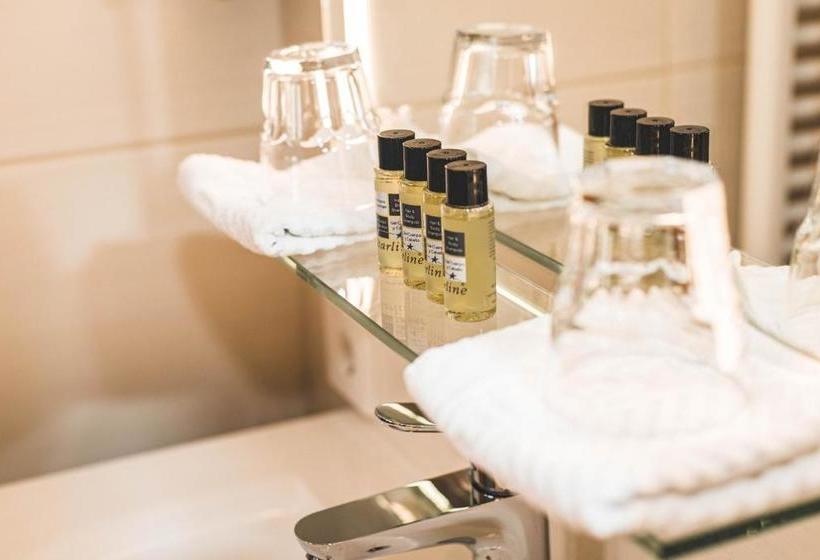 ホテル Blochums Gasthof Hirsch