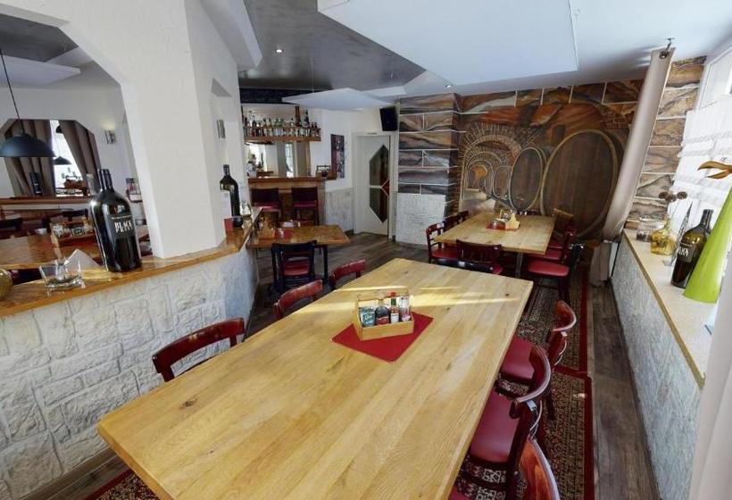 ホテル Blochums Gasthof Hirsch