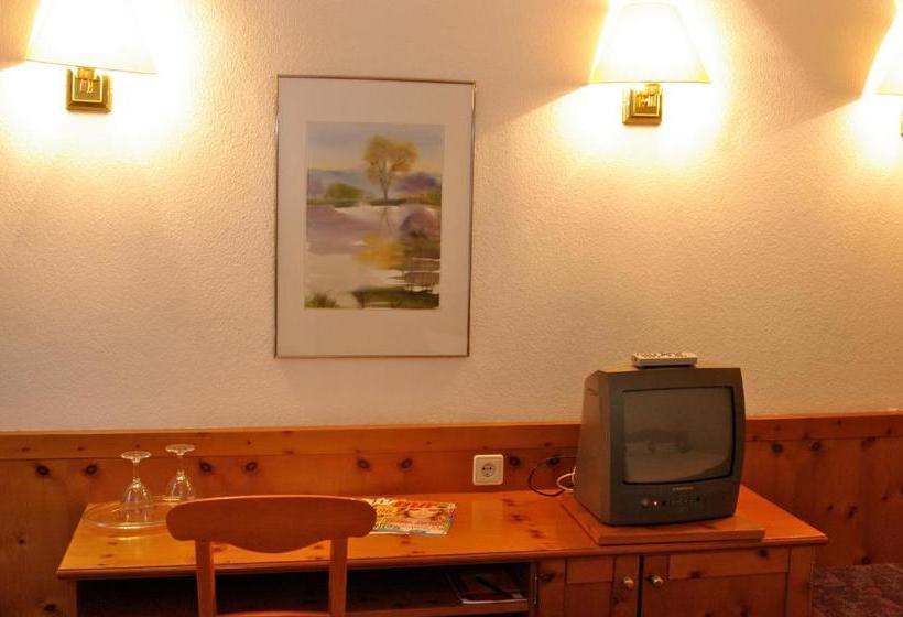 Отель Gasthof Zum Kauzen