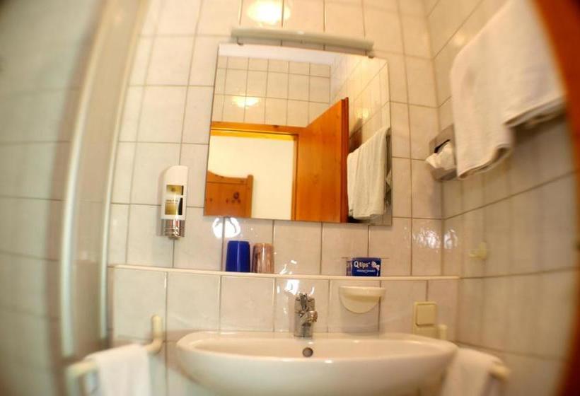 Отель Gasthof Zum Kauzen