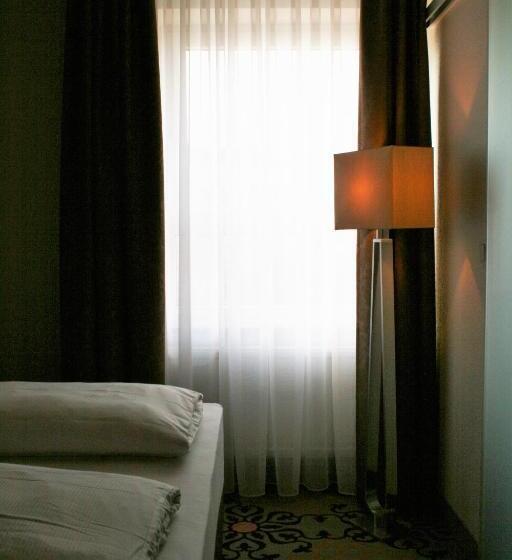 Мотель Parqéo Im A66