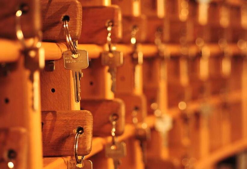 Мотель Parqéo Im A66