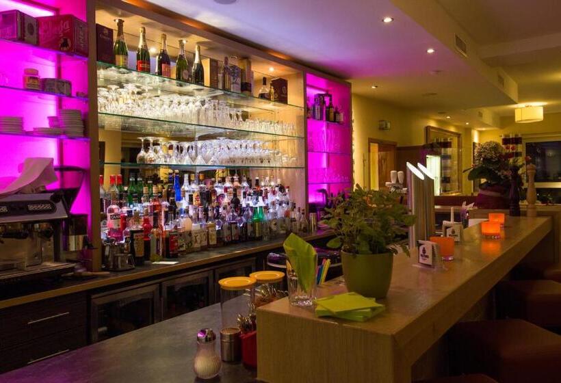 Мотель Parqéo Im A66