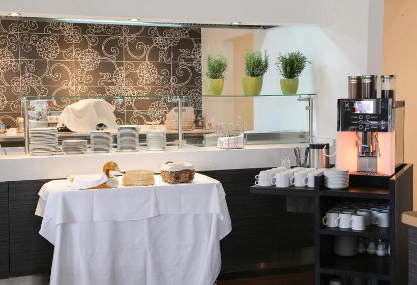 Мотель Parqéo Im A66