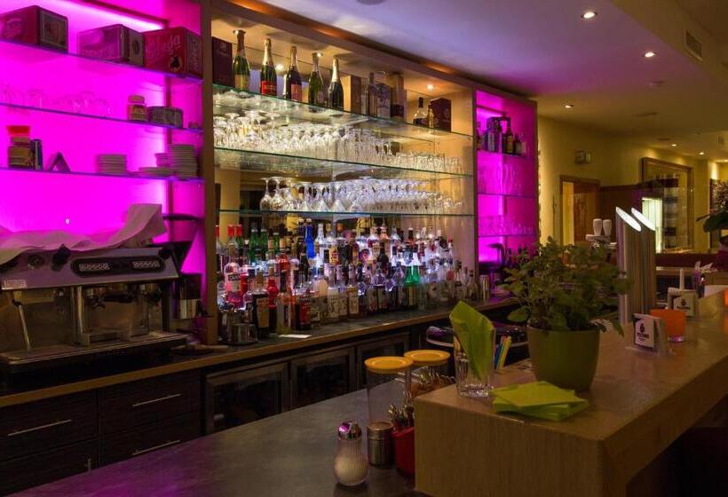 Мотель Parqéo Im A66