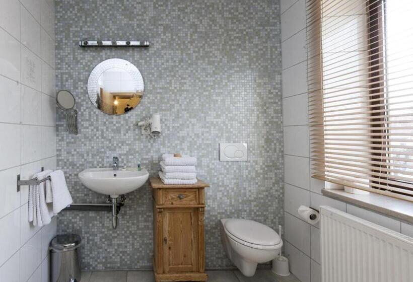 Пансион Forstnerwirt Hotel | Stubn | Biergarten