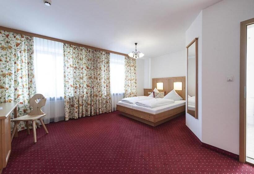 Пансион Forstnerwirt Hotel | Stubn | Biergarten