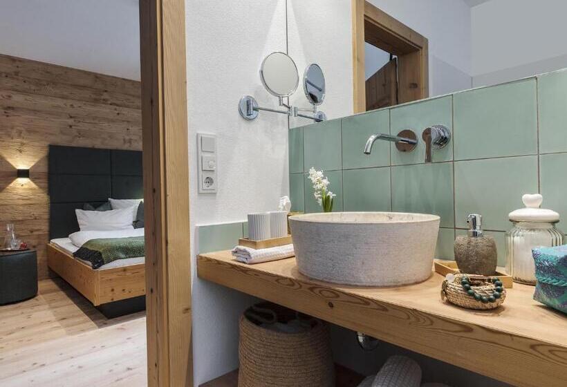 Пансион Forstnerwirt Hotel | Stubn | Biergarten