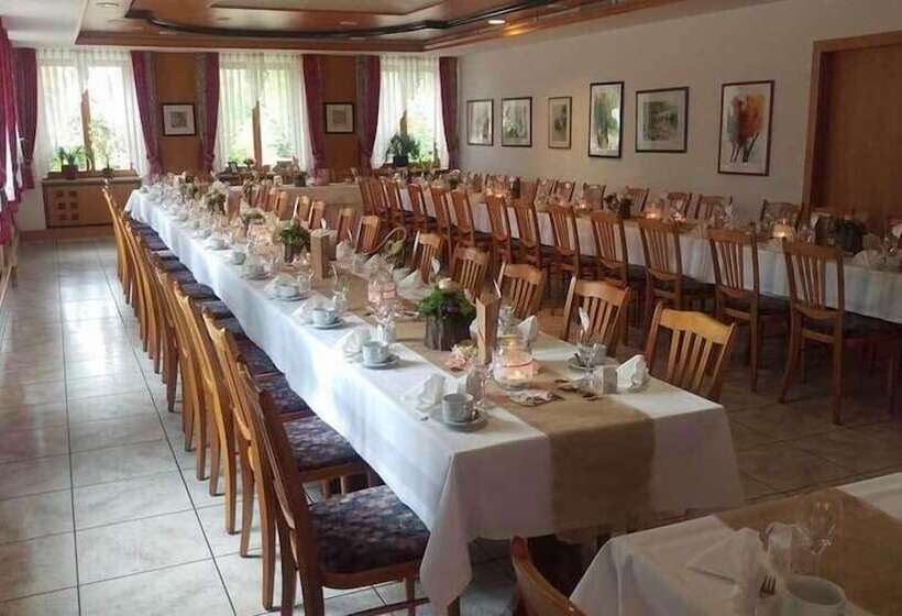 ペンション Gasthof Linden & Wildkräuter