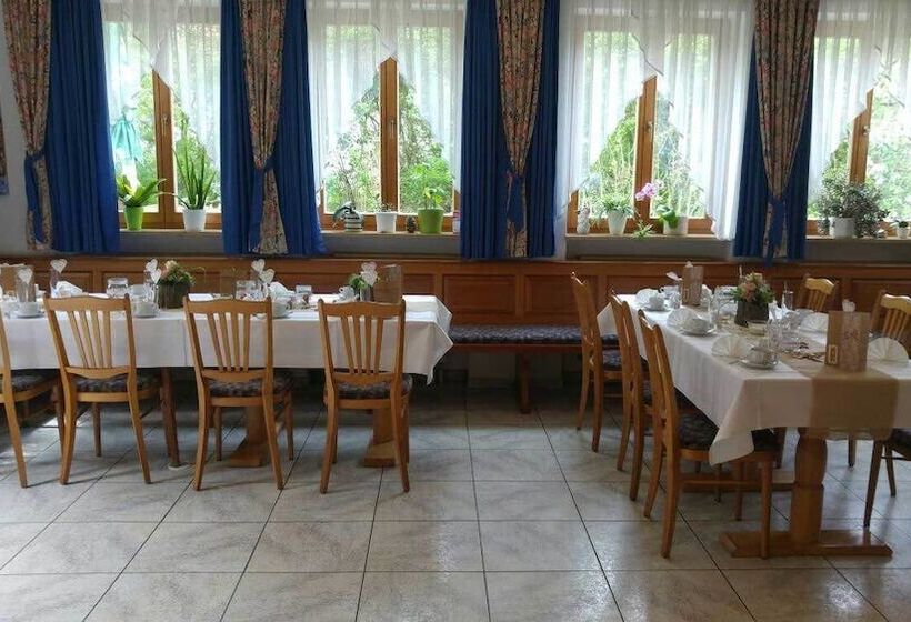 ペンション Gasthof Linden & Wildkräuter