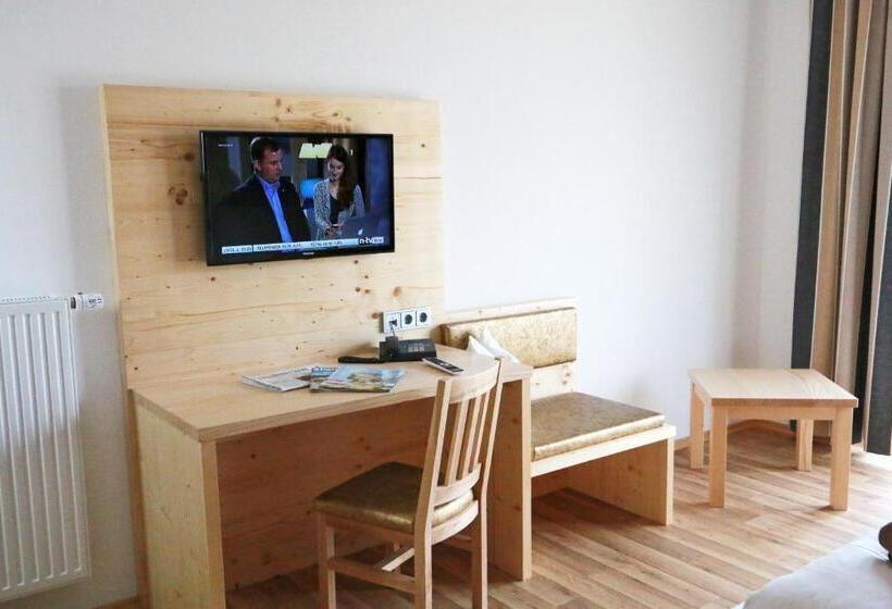 ペンション Gasthof Sempt