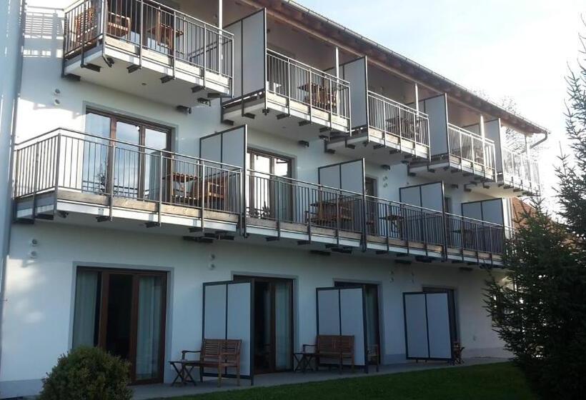 ペンション Gasthof Sempt