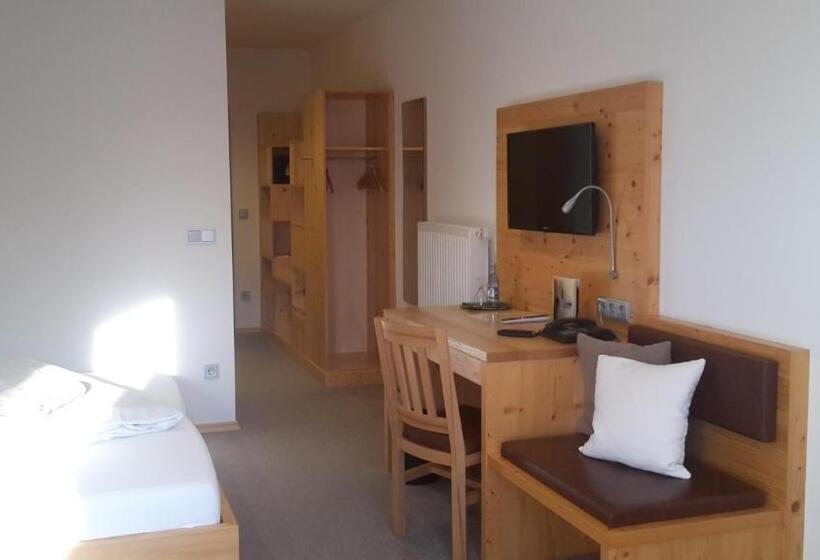 ペンション Gasthof Sempt