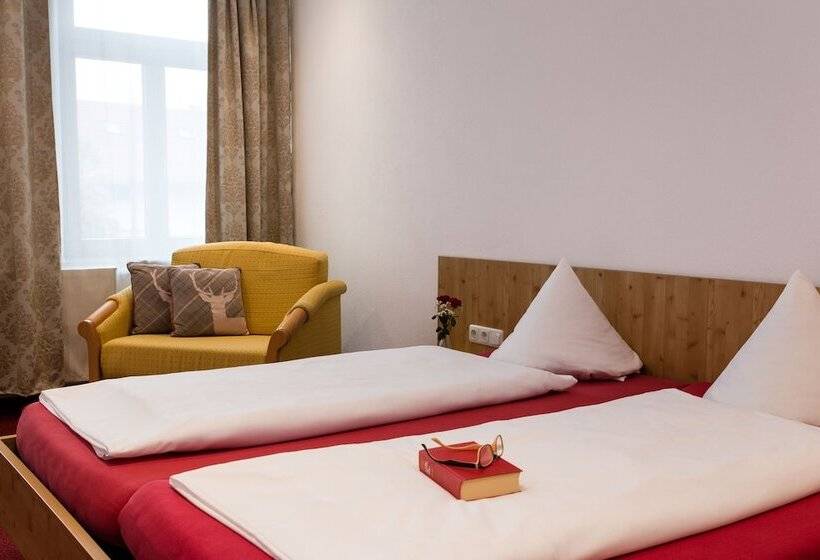 بنسيون Gasthof Zum Hirsch