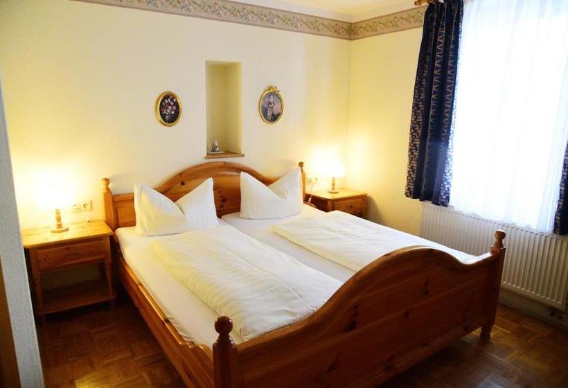 بنسيون Gasthof Und Hotel Zum Hirsch