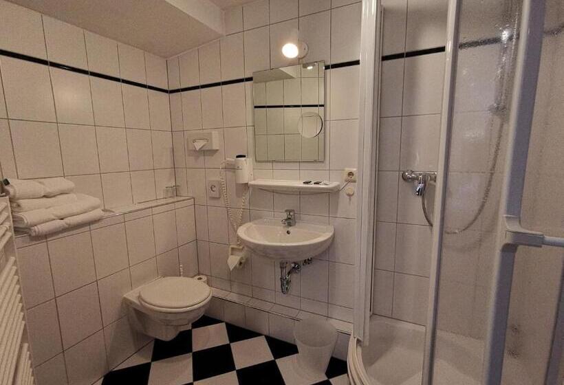 Пансион Gästehaus Dorflinde