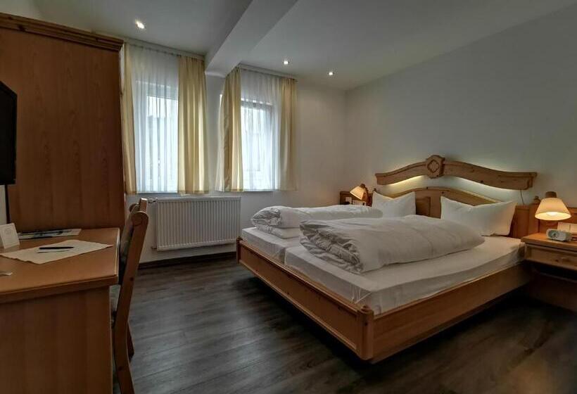 Пансион Gästehaus Dorflinde