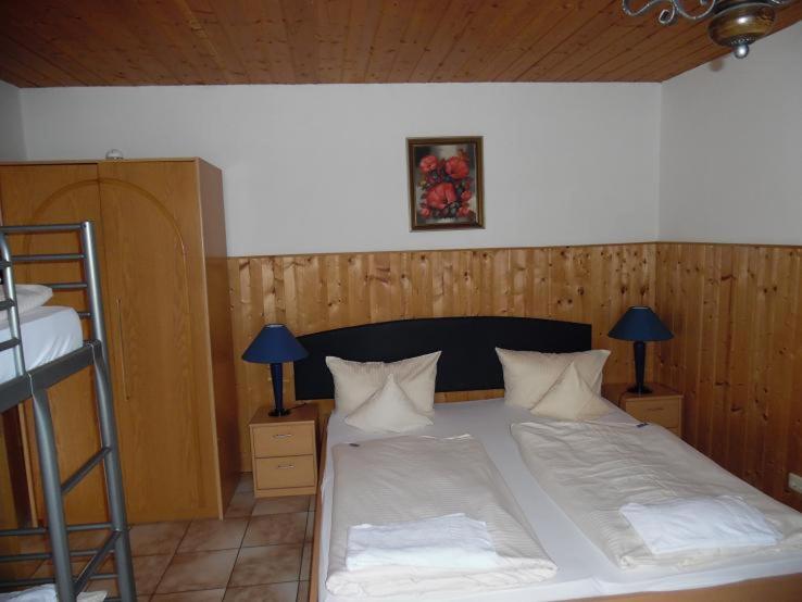 ペンション Edelweiß