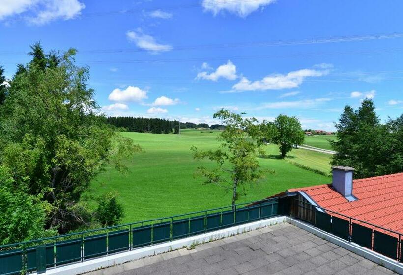 膳宿费 Familienhotel Löwen