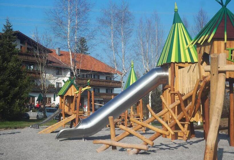 بنسيون Familienhotel Löwen