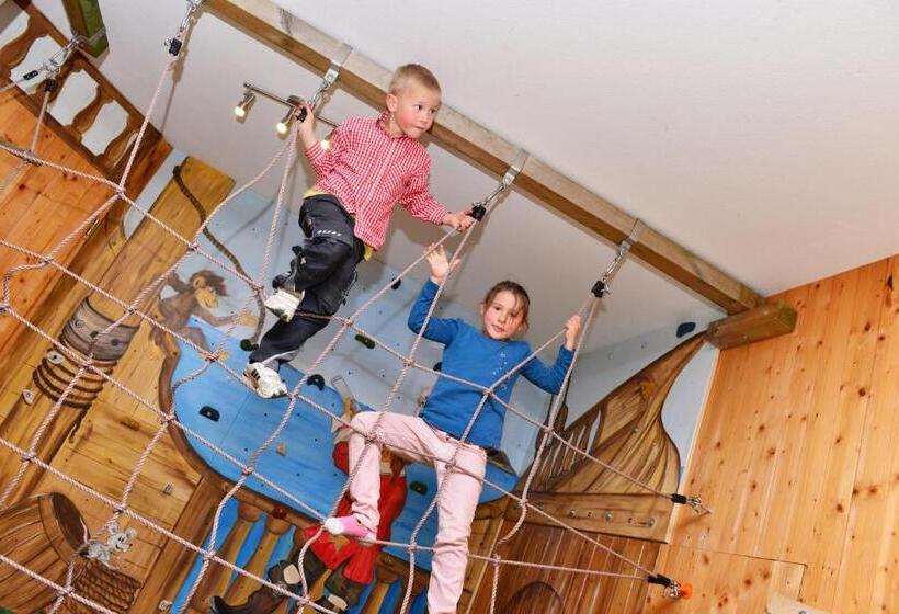 بنسيون Familienhotel Löwen