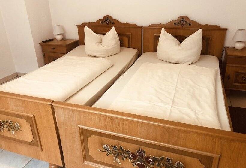 Пансион Landgasthof Zum Schwarzen Roß