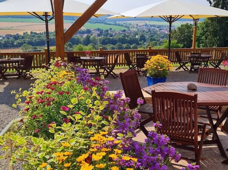 Waldquelle   Baumhaushotel Aerzen