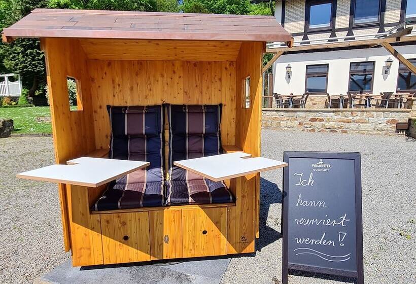 Waldquelle   Baumhaushotel Aerzen