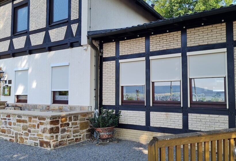 Waldquelle   Baumhaushotel Aerzen