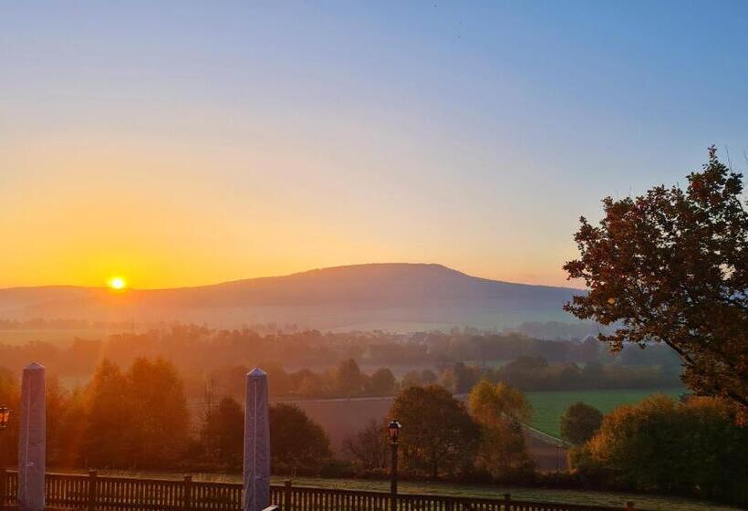 Waldquelle   Baumhaushotel Aerzen