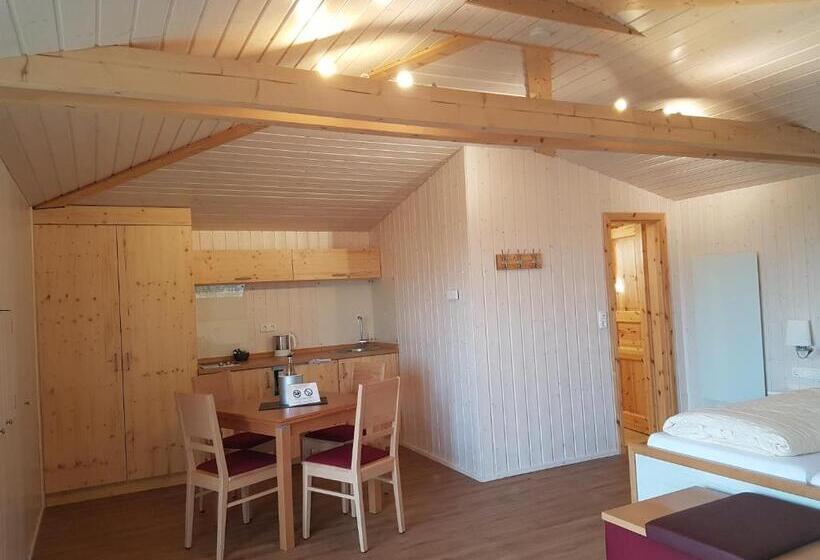 Waldquelle   Baumhaushotel Aerzen