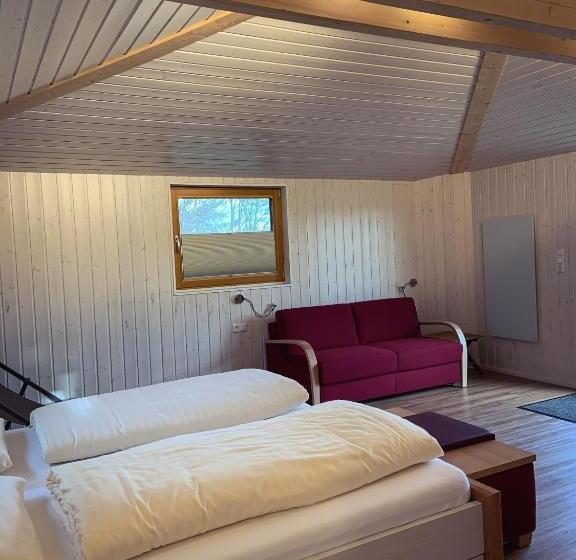 Waldquelle   Baumhaushotel Aerzen