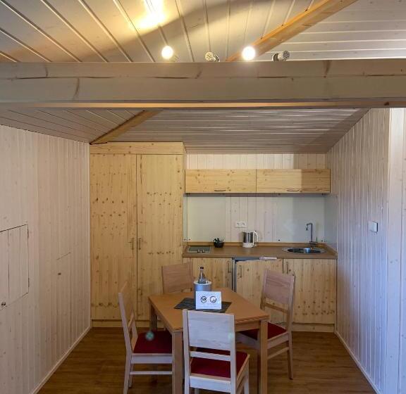 Waldquelle   Baumhaushotel Aerzen