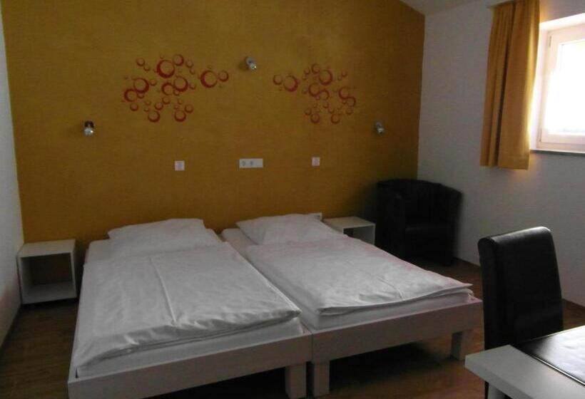 ベッドアンドブレックファースト Am Donaubogen