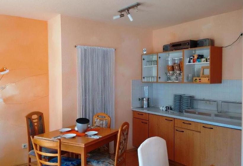 ベッドアンドブレックファースト Aparthotel Victoria