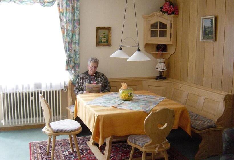 住宿加早餐  Landhaus Am Forst