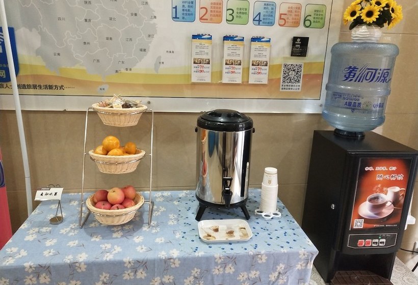 East Queen Hotel Zhong Shan Road