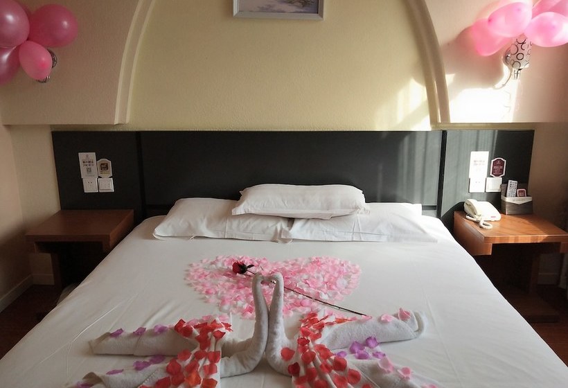 East Queen Hotel Zhong Shan Road