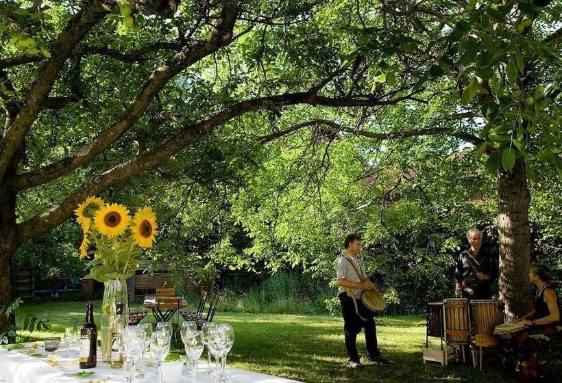 Отель Alter Wirt Gmbh In Grünwald