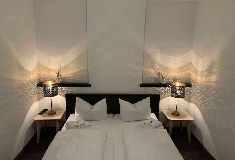 هتل Augsburg Langemarck