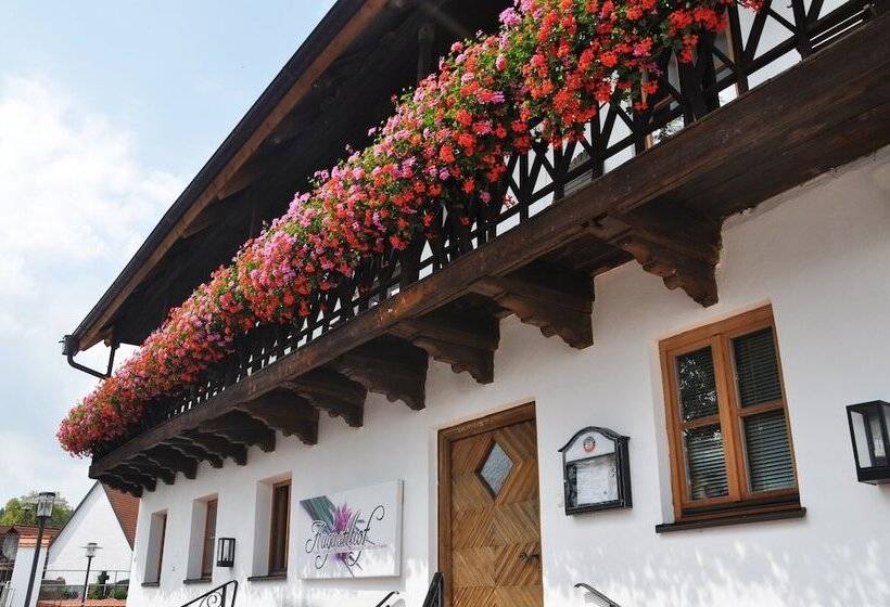 فندق Augustlhof Restaurant &