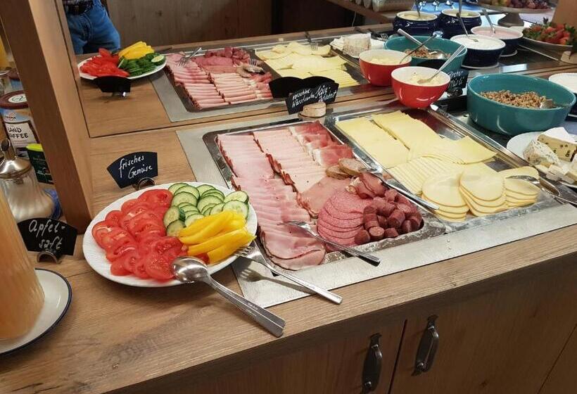 Отель Berggasthof Sonne Allgäu