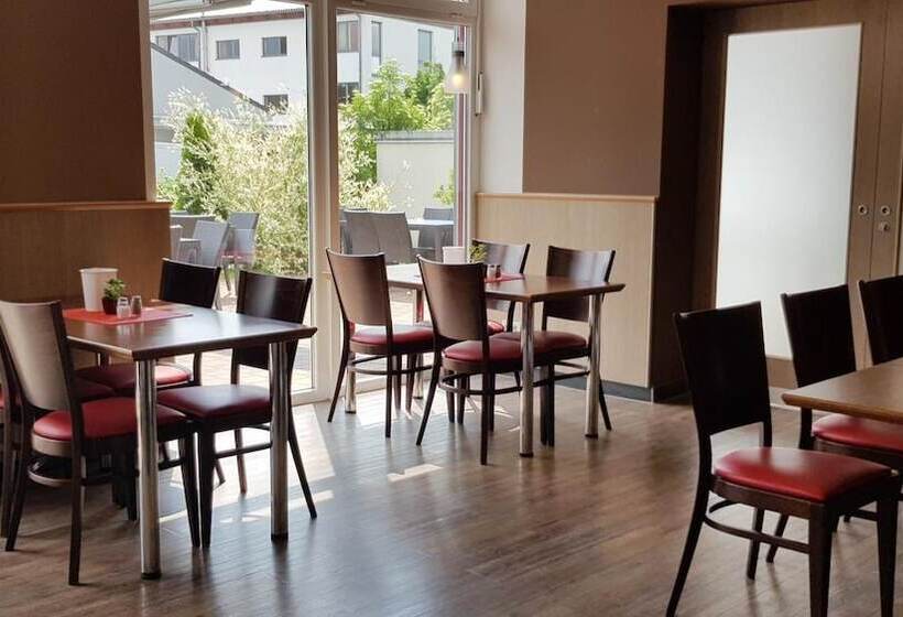 Dream Inn Hotel Regensburg Ost